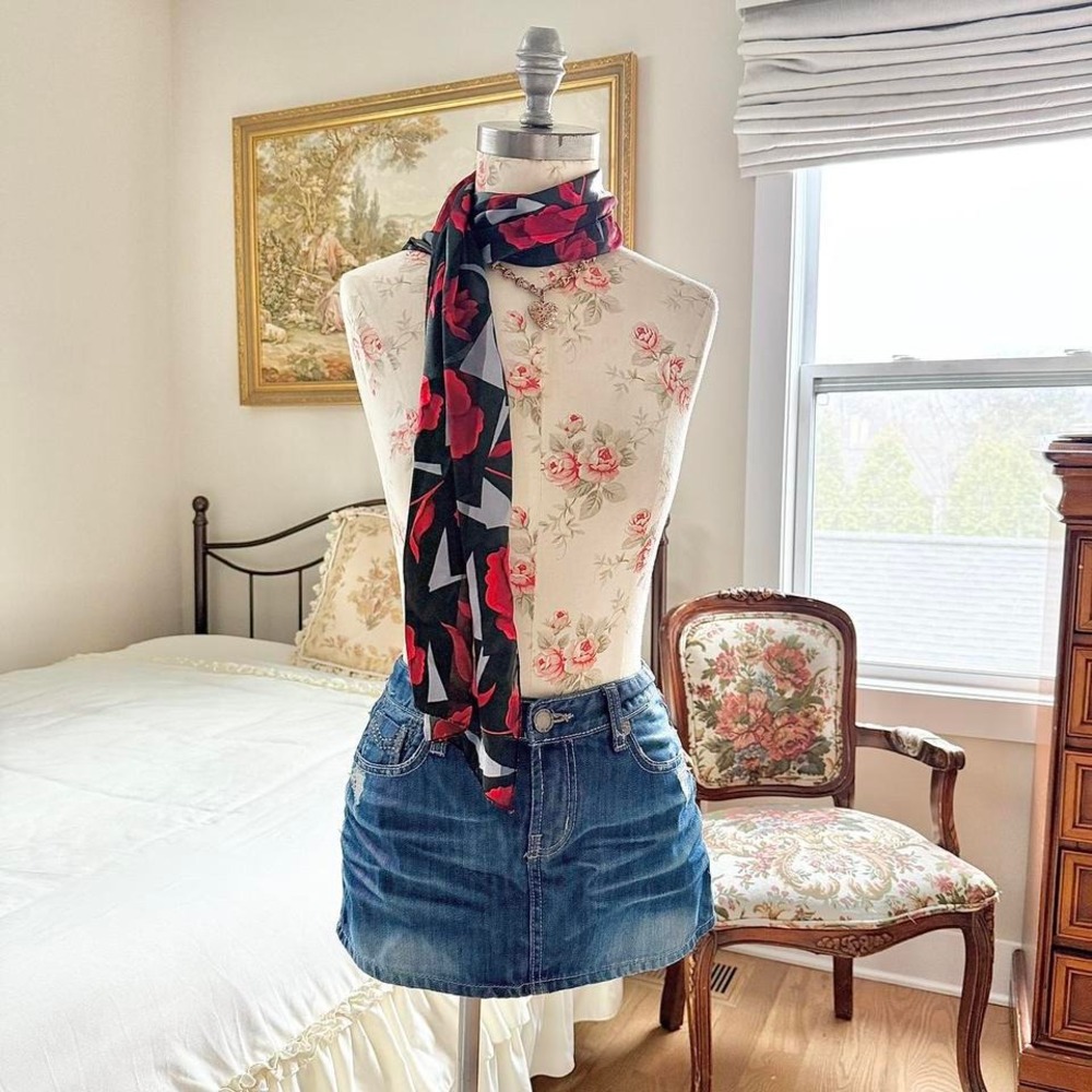 rose print scarf  90s black and red rose print‎ scarf l